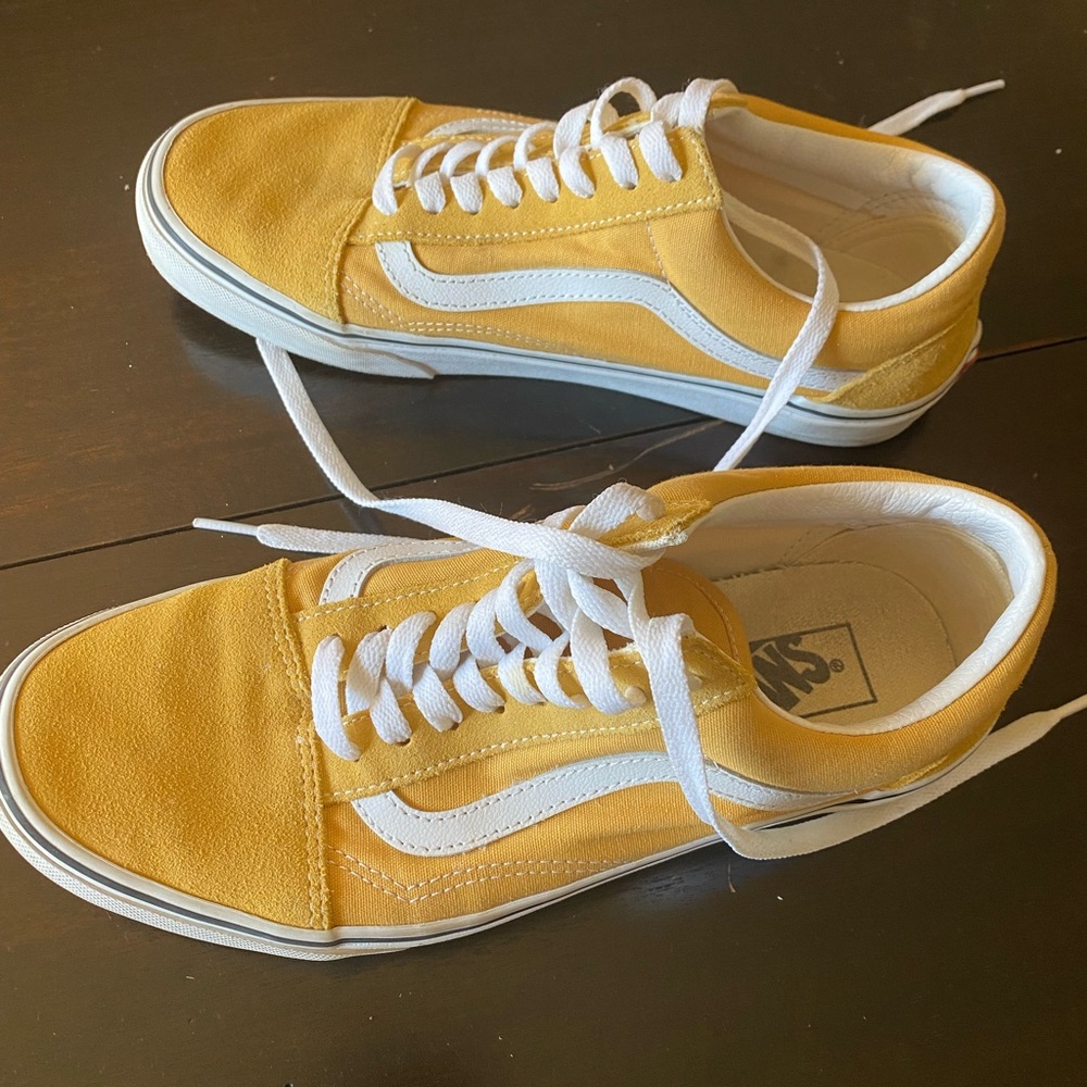 Van’s barely worn size 9.5. (US) ochre yellow canvas and suede sneakers
